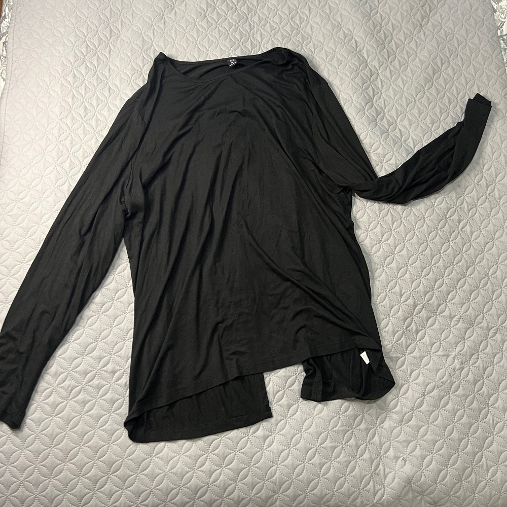 SHEIN Open-Back Black Long Sleeve Workout Top